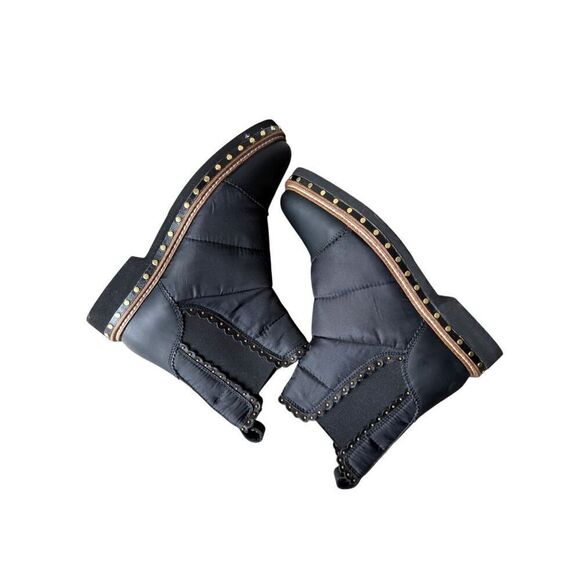 Free People Black Atlas Puffer Chelsea Boot size 37/6.5 Women’s - Picture 8 of 12